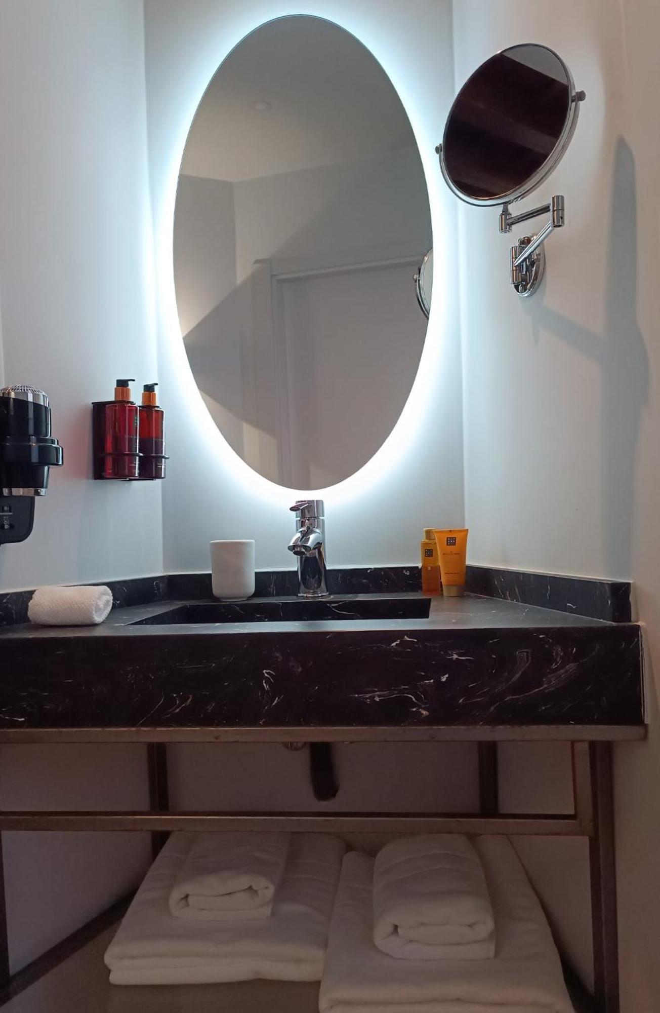 Boutique De Silleria 4*